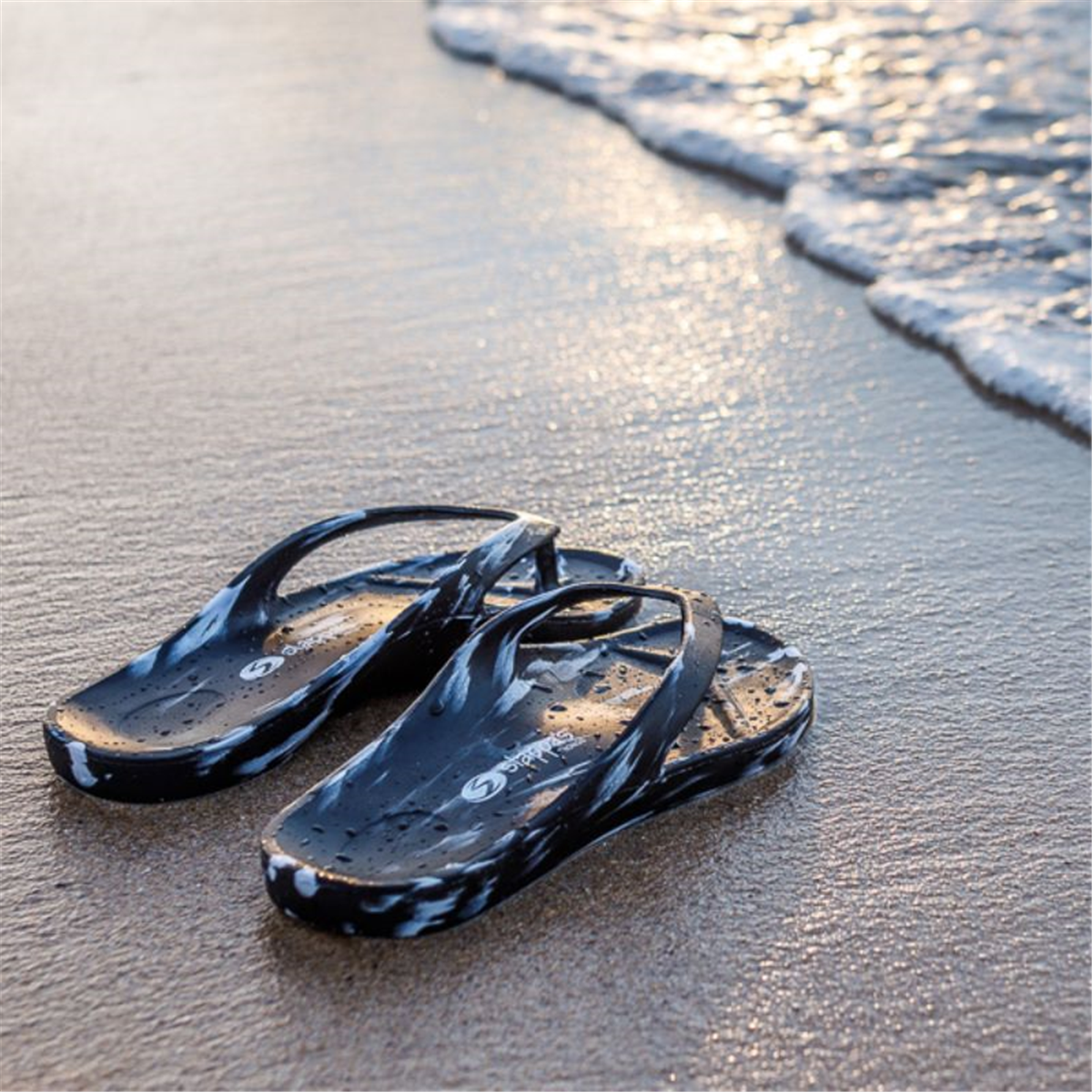 Slappa's Thongs - Black White