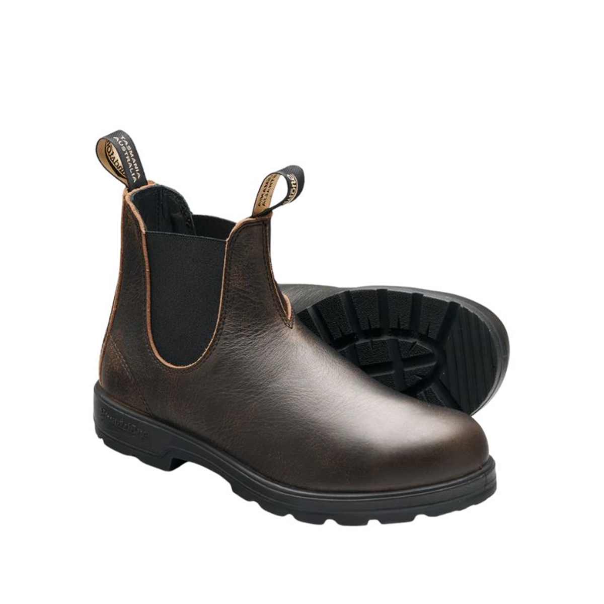 Profile view of the vintage brown Blundstone 2440 Classic Series Chelsea boot featuring the elastic side gusset and a partial shot of the TPU outsole